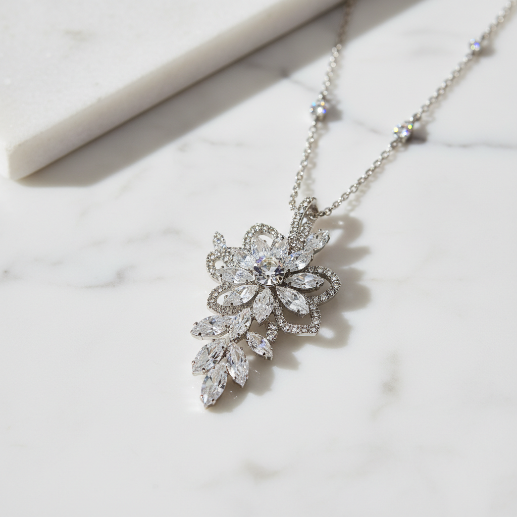 Rhinestone Flower Pendant Necklace